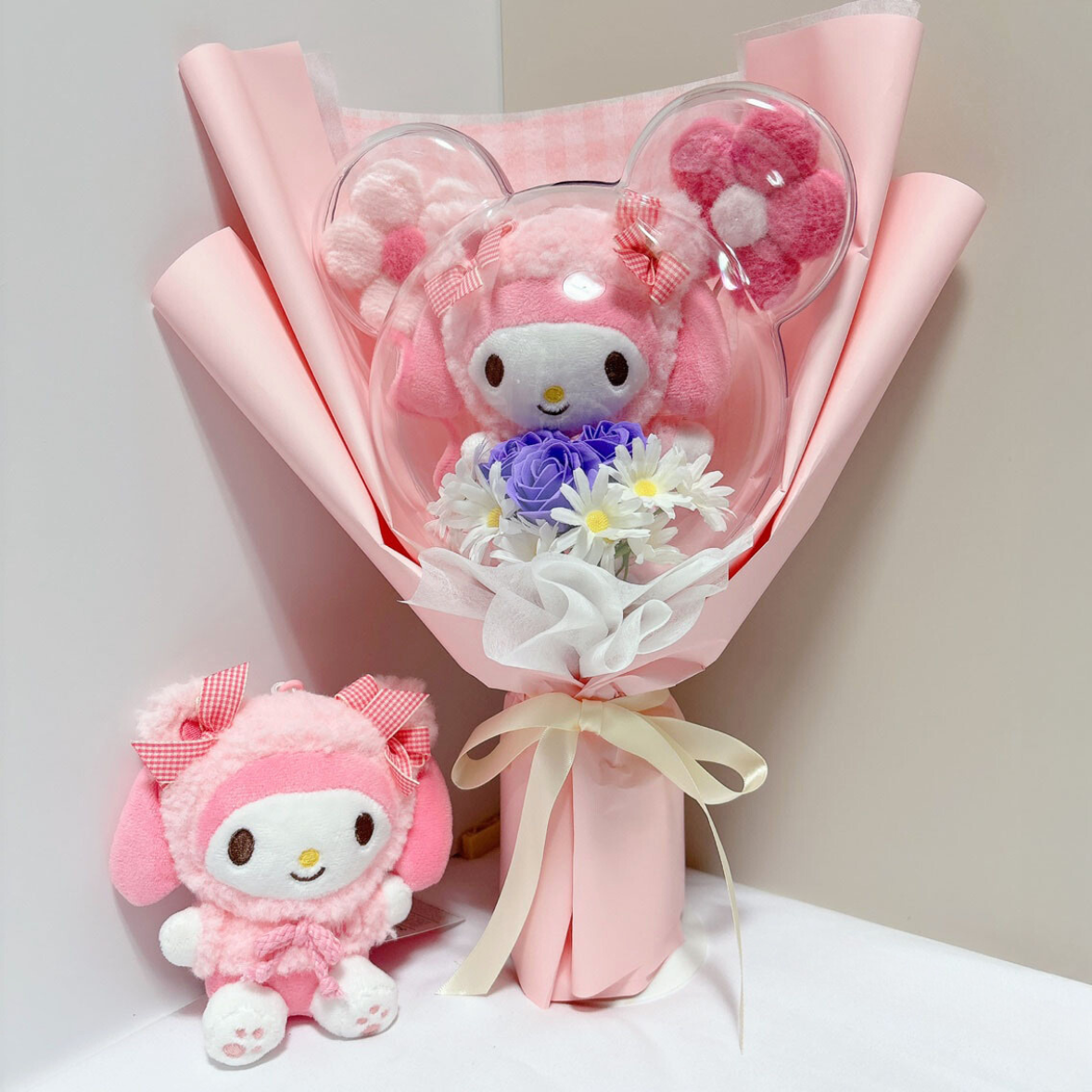 플라워허니B 산리오 아크릴 인형꽃다발  + 쇼핑백 세트 졸업식 학예회 생일선물 32,000원