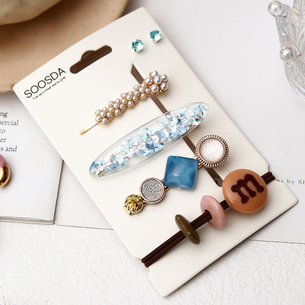 수스다 [럭셔리세트구성] 귀걸이+헤어핀+실핀+머리끈 확실한 소확행 스타일링 아이템 9,260원