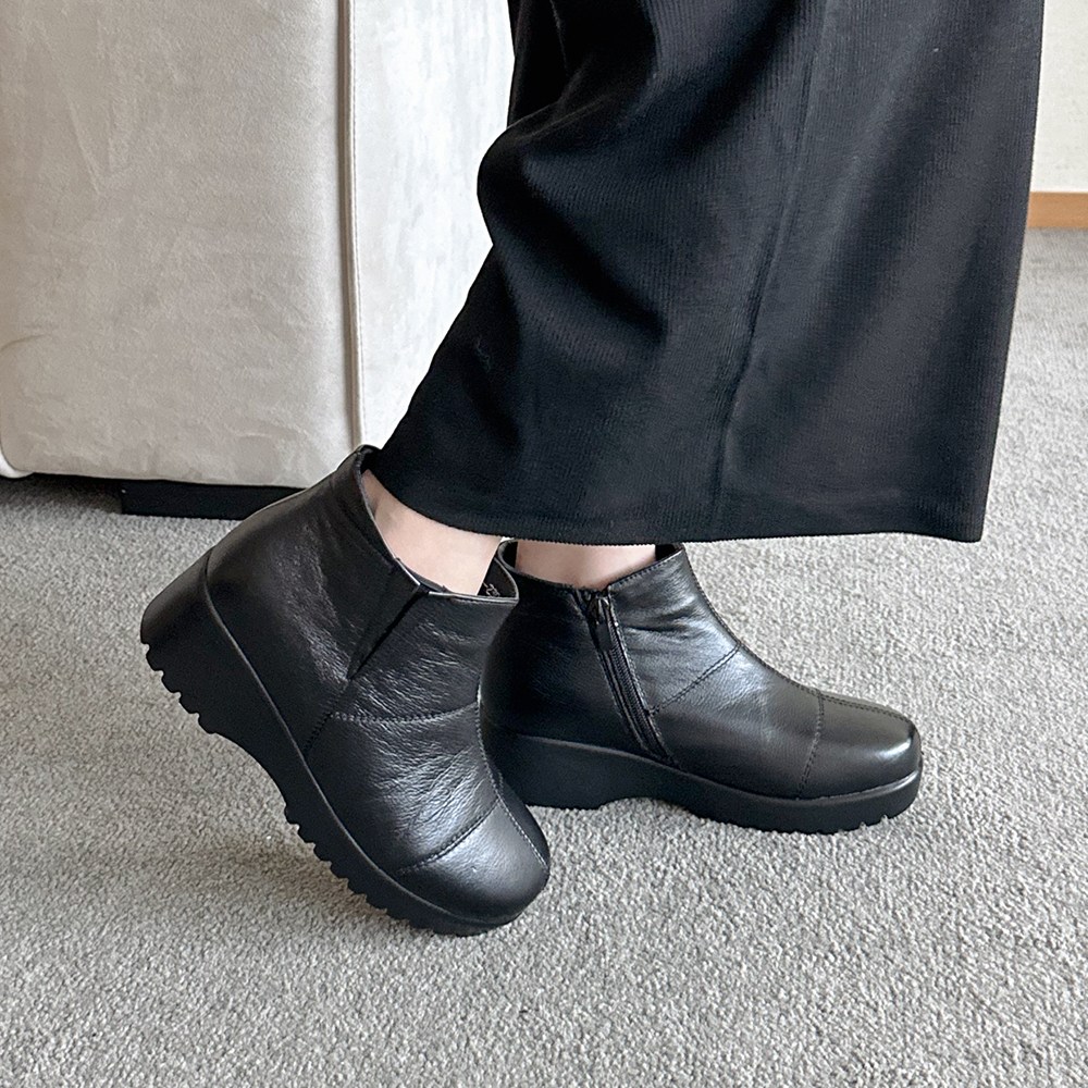 슈리오 여성 하이업 기모 가죽 통굽 앵클부츠 5cm 57,890원