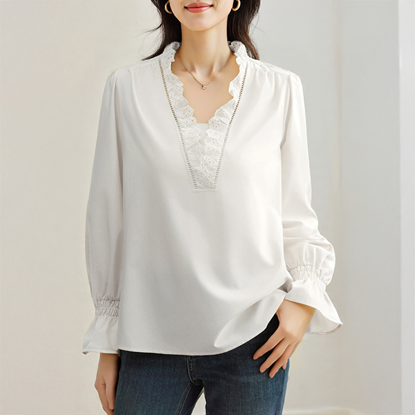 포플러앤씨 여성용 피크시온 레이스 브이넥 블라우스 P26SPBL120405 31,530원
