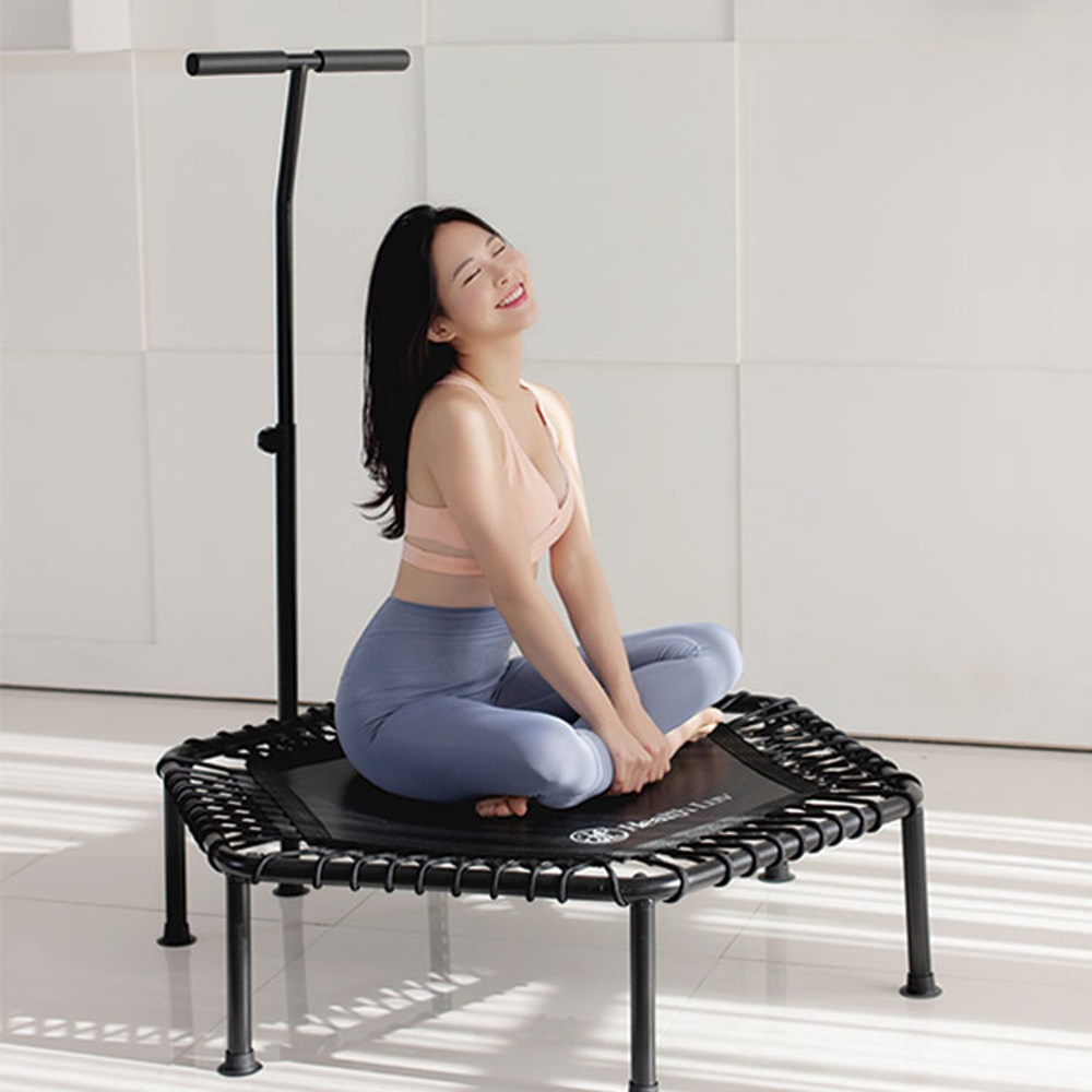 헬스럽 점핑 트램폴린 성인 어른 실내 방방이 홈트 다이어트 대형 에어보드, 블랙, 현재가 117,700원