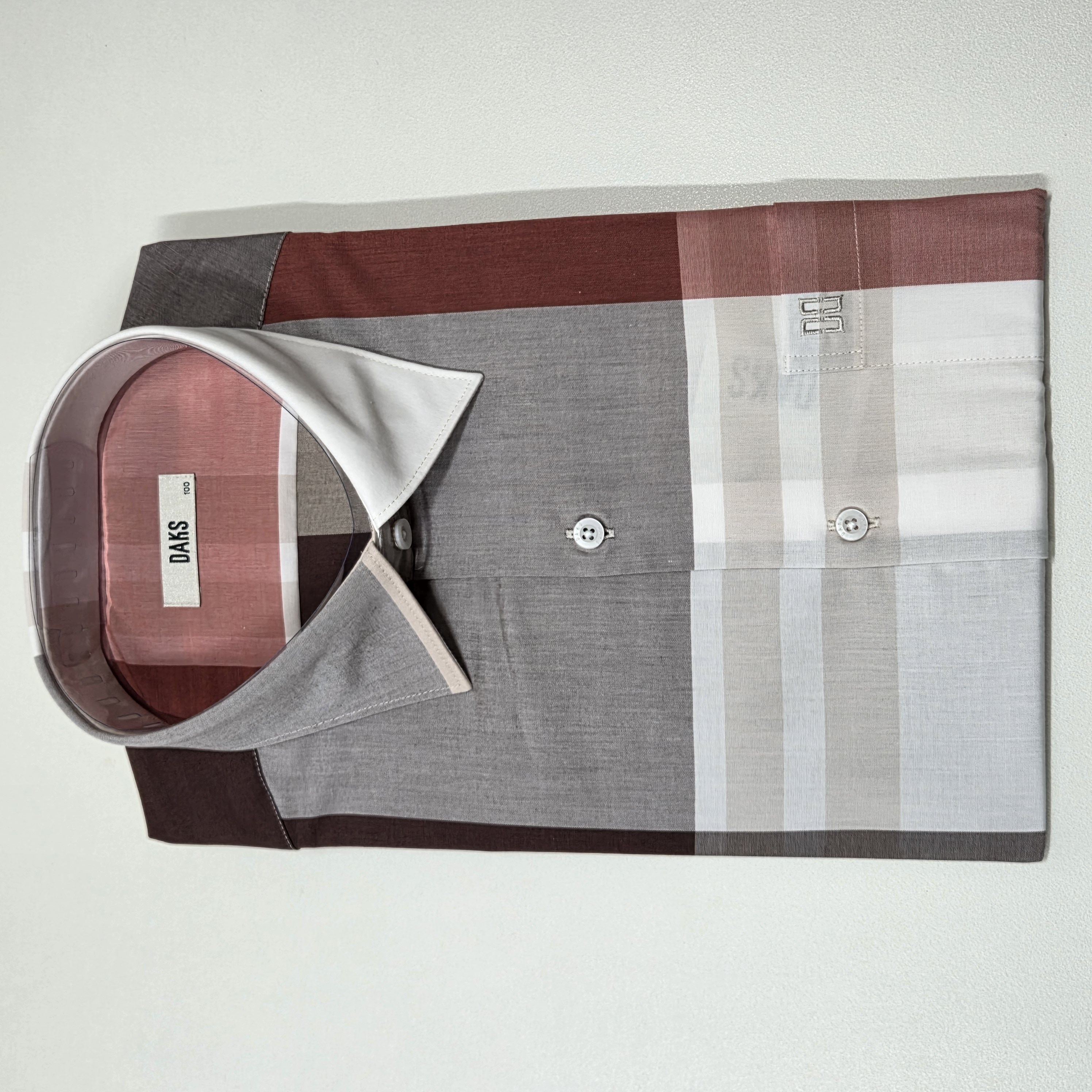 닥스셔츠 [26년SS신상품][선물추천] 닥스 특유의 시그니처 체크 패턴으로 고급스럽고 세련된 연출하기 좋은 레귤러핏 반팔 캐주얼셔츠 90,000원