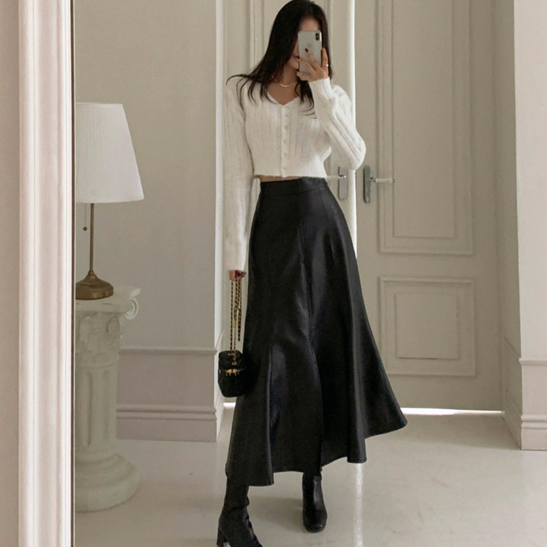 떳다그녀 마르쉐 레더 트임 롱 스커트 49,500원