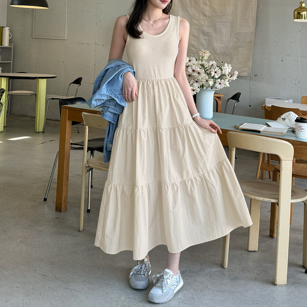 데일리앤 이올라 민소매 이너 레이어드 나시 플레어 캉캉 셔링 롱 바스락 원피스 봄 여름 가을 23,220원