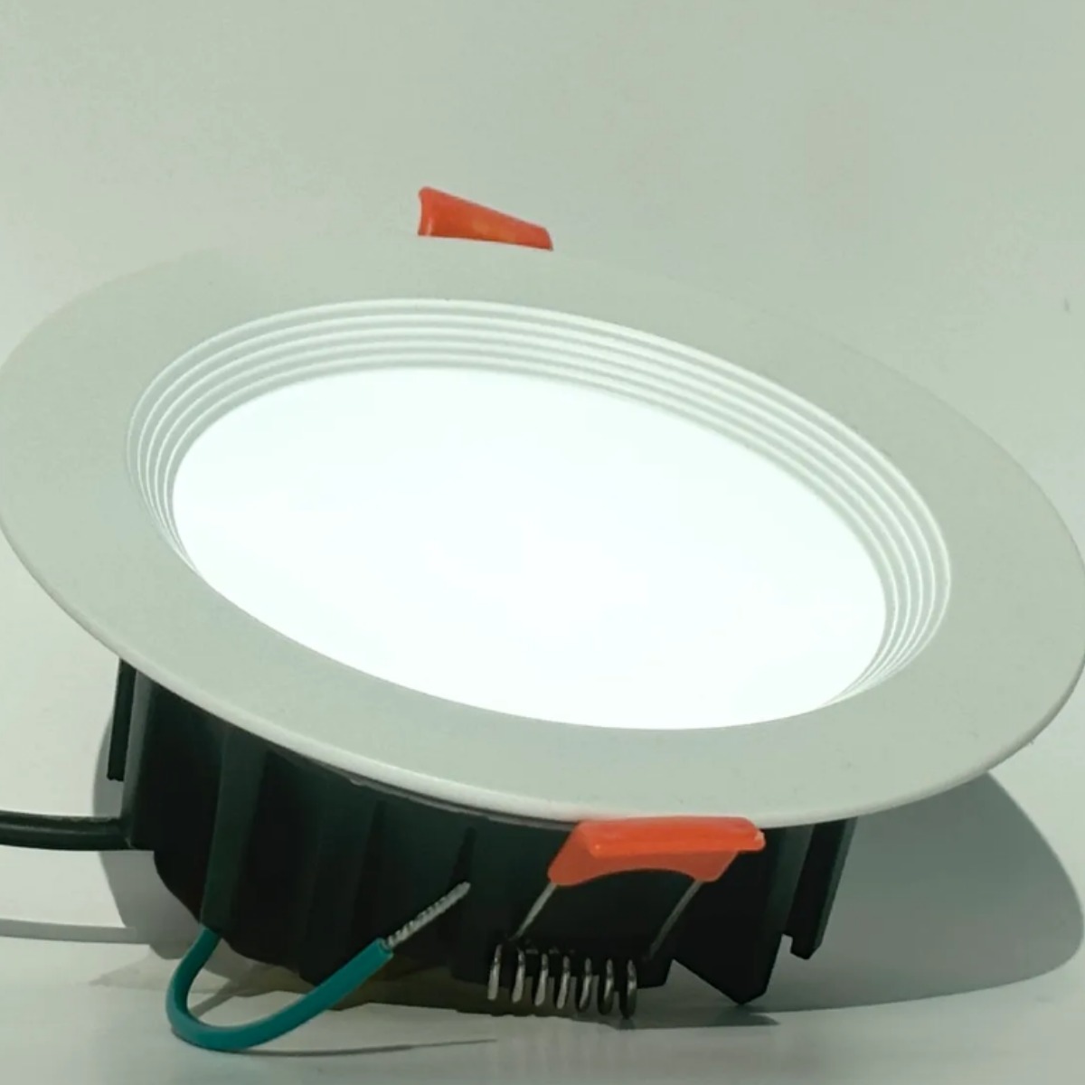 쓰리온 발명특허 LED 4인치 다운라이트 10W 100mm 37,500원