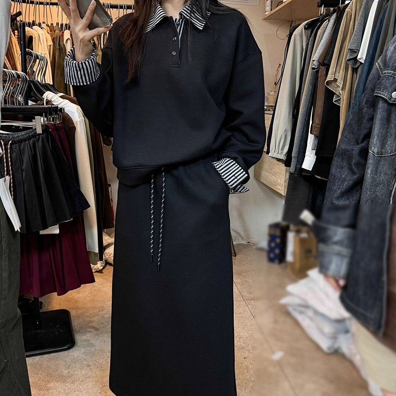 QEWBG    여성 가을용 카라 배색 레이어드 맨투맨 밴딩 스커트 투피스 세트 32,600원