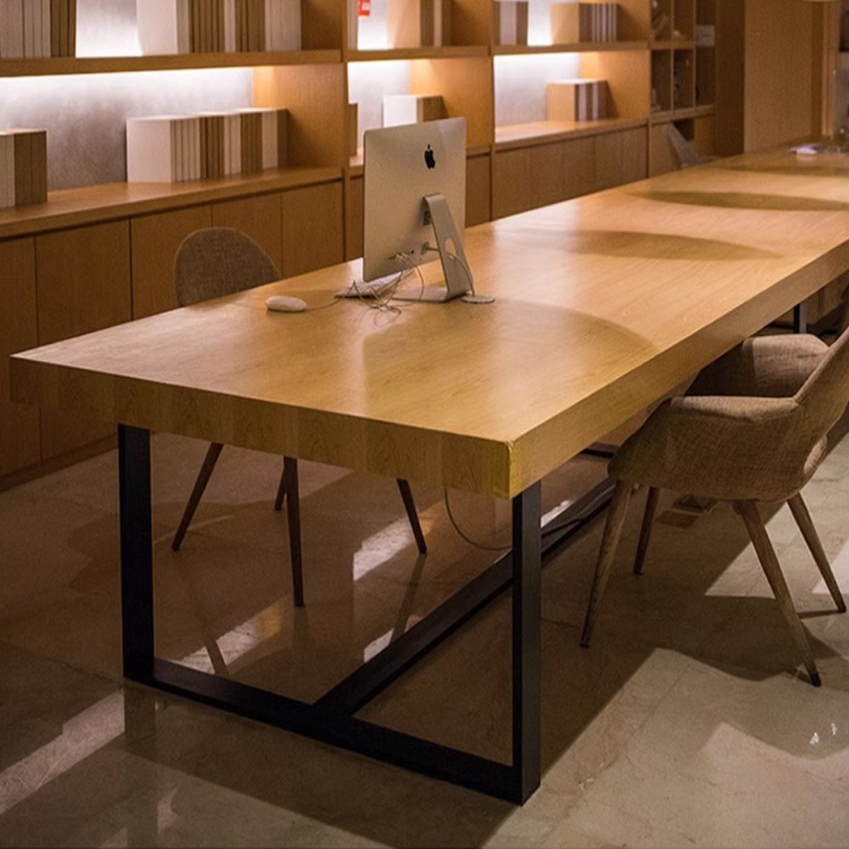 우브로 우드슬랩테이블 원목 대형 식탁 테이블 사각 카페 다이닝 6인용 8인용 2000 2200 2400 362,000원