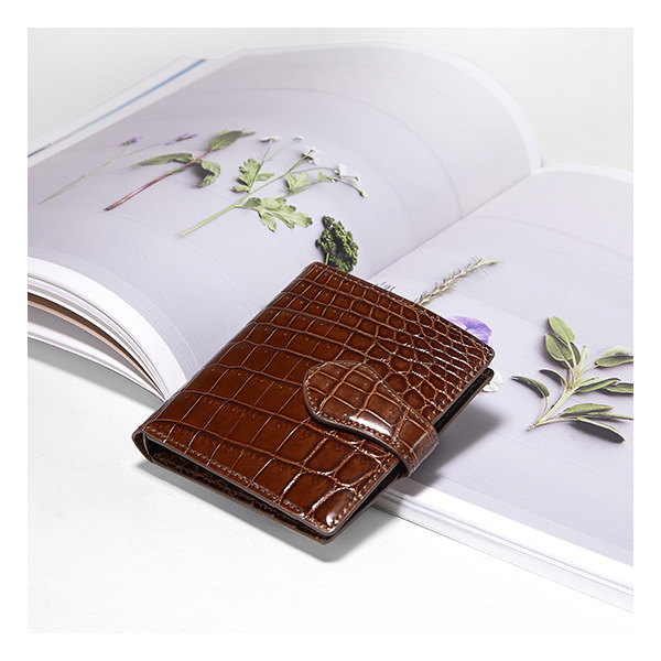 [크리스탈렌] 악어가죽지갑 펠릭스 W (Felix W) 여성 명품 유광 반지갑 480,000원