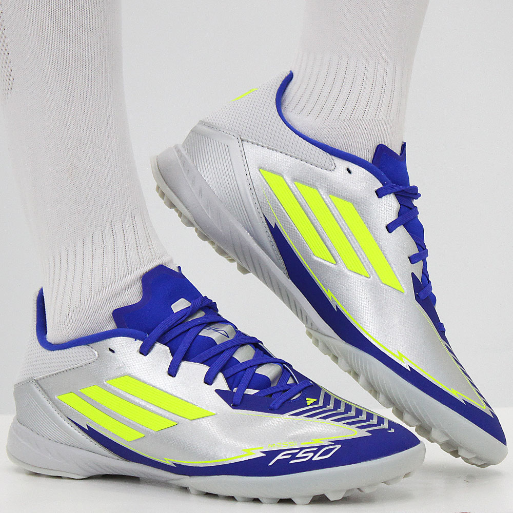 아디다스 풋살화 인조잔디 축구화 남성 터프화 풋살구장용 TF화 훈련용 연습용 가벼운 축구 신발 59,000원