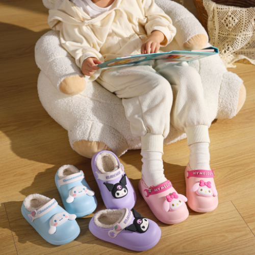 우주나라 산리오 시나모롤 쿠로미 겨울 털신발 투웨이신발 방한신발 12,800원