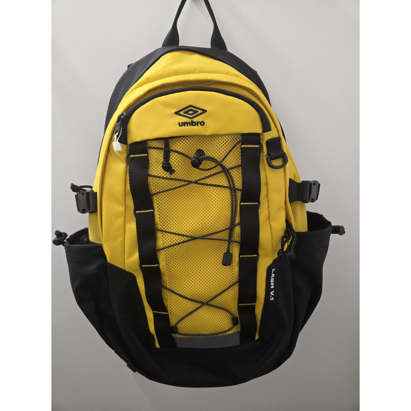 (국내백화점판) UMBRO 엄브로 26년 남녀공용 래쉬 백팩 31L, 노트북 파우치 구성 UR123CBP10 152,100원