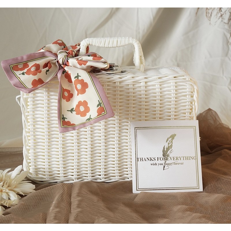 라탄선물용케이스 라탄선물용가방  포장박스  포장가방 피크닉가방 스카프리본 속충전제 편지카드 포함 29,900원