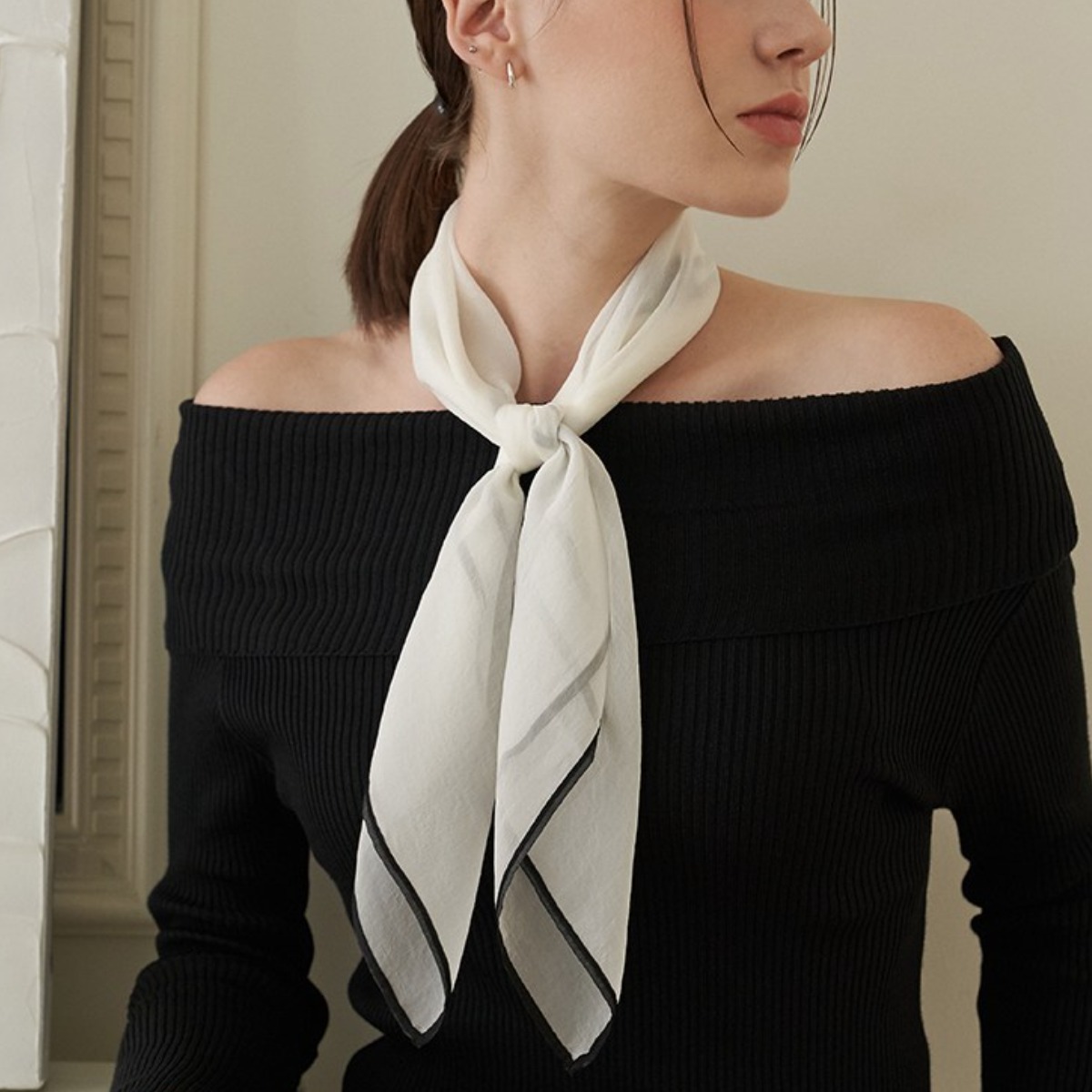 엘르 애니소프트 정사각 썸머 스카프 SE421P309 15,000원