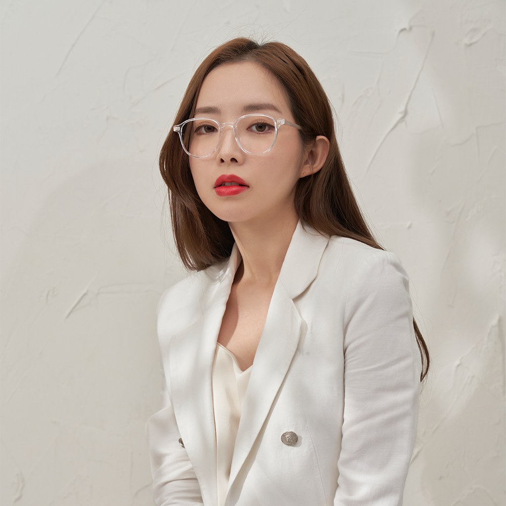 룩스토어 블루라이트차단 변색렌즈 안경캐쥬얼한 사각 뿔테안경 70,800원