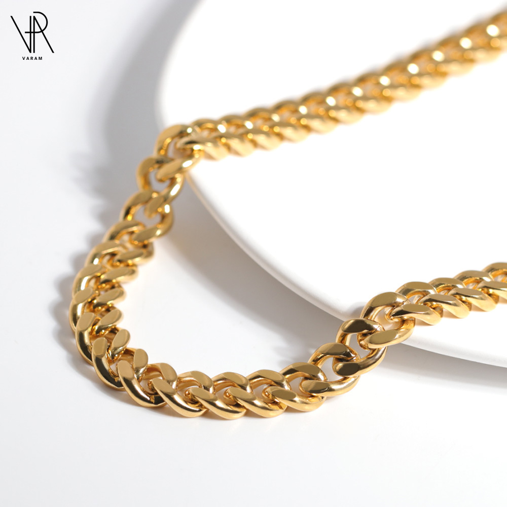 VARAM 골드 도금 써지컬스틸 11mm 커브체인 남성용 목걸이 39,900원