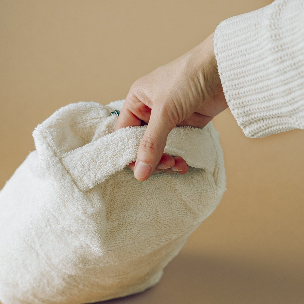 에이키코 클라우드 직사각 다용도 파우치 대형 27,800원