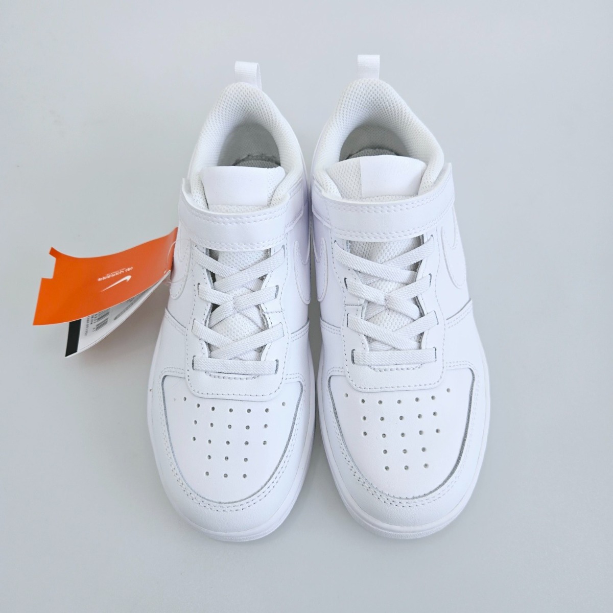 나이키 코트버로우 올화이트 주니어 깔끔한 운동화 얼룩지우개 증정 62,000원