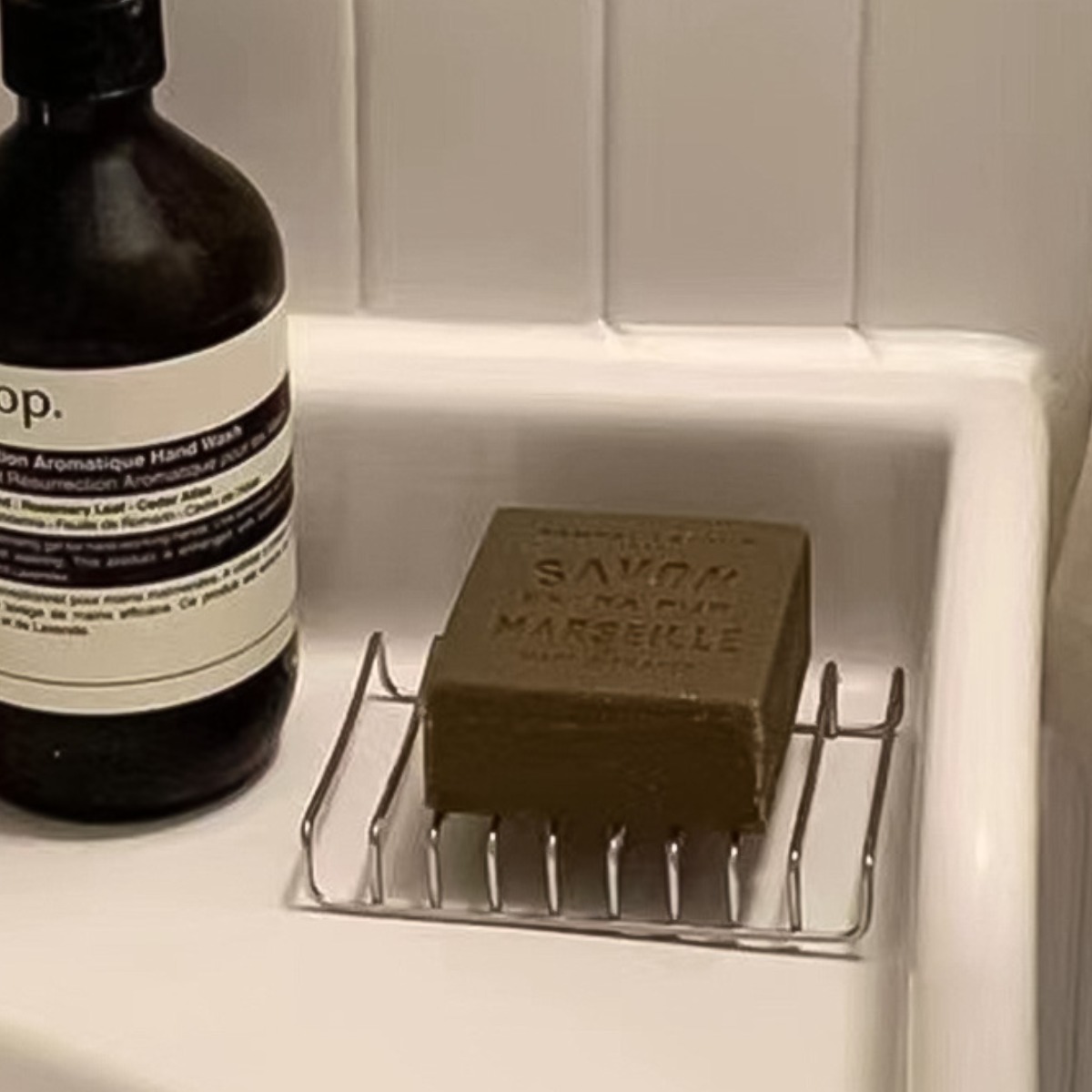 엠컴퍼니 스텐 물빠짐 비누 받침대 세면대 비누 받침 트레이 인테리어 비누홀더 욕실 비누각 거치대 화장실 비누 케이스 [dpalffl-64084] 7,800원