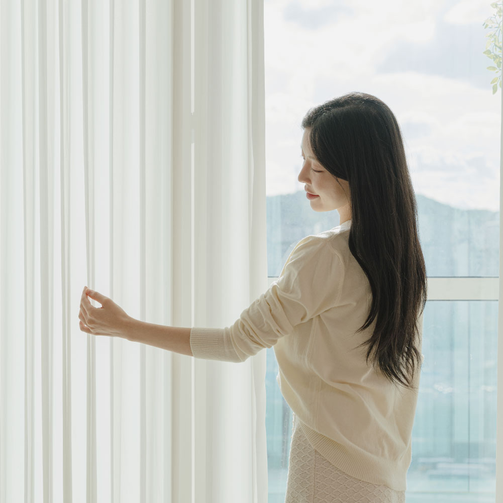 밀리무드 비침없고 이음선없는 도톰 화이트 쉬폰 커튼 2p + 커튼끈 2p 세트 99,800원