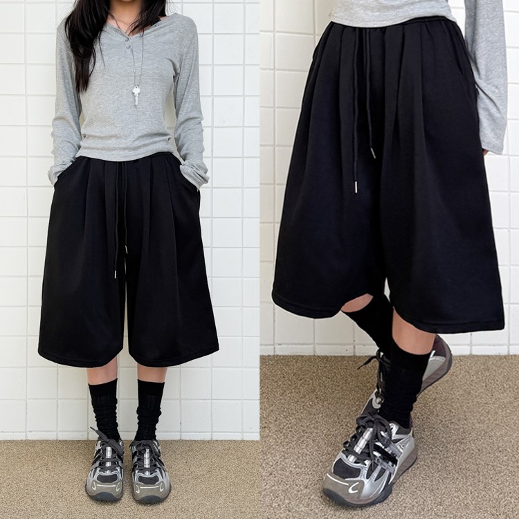 여성용 핀턱 와이드 버뮤다 팬츠, 현재가 20,700원