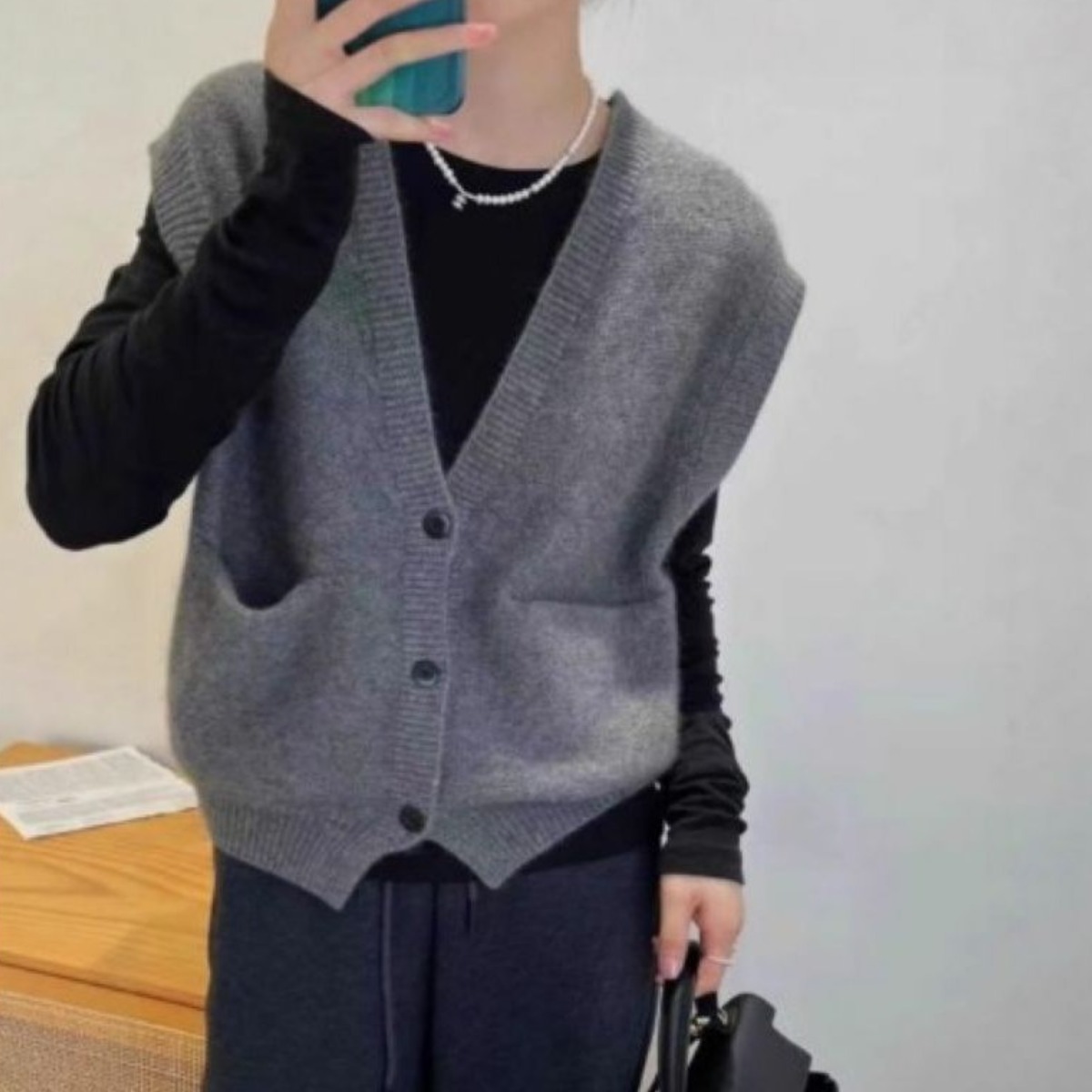 오빵 고급소재보장 니트조끼 베스트 여자 데일리룩 오피스룩 가을 겨울 레이어드 브이넥 그레이 아이보리 23,900원