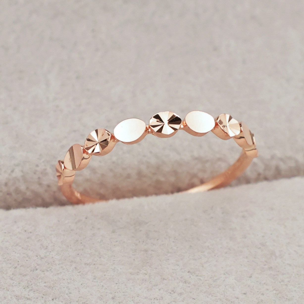 14k 18k 로즈골드 원형 볼드 볼룸 컷팅 반지 행운 우정 패션 심플 데일리 선물 레이어드(R322)체리스쥬얼리 236,000원