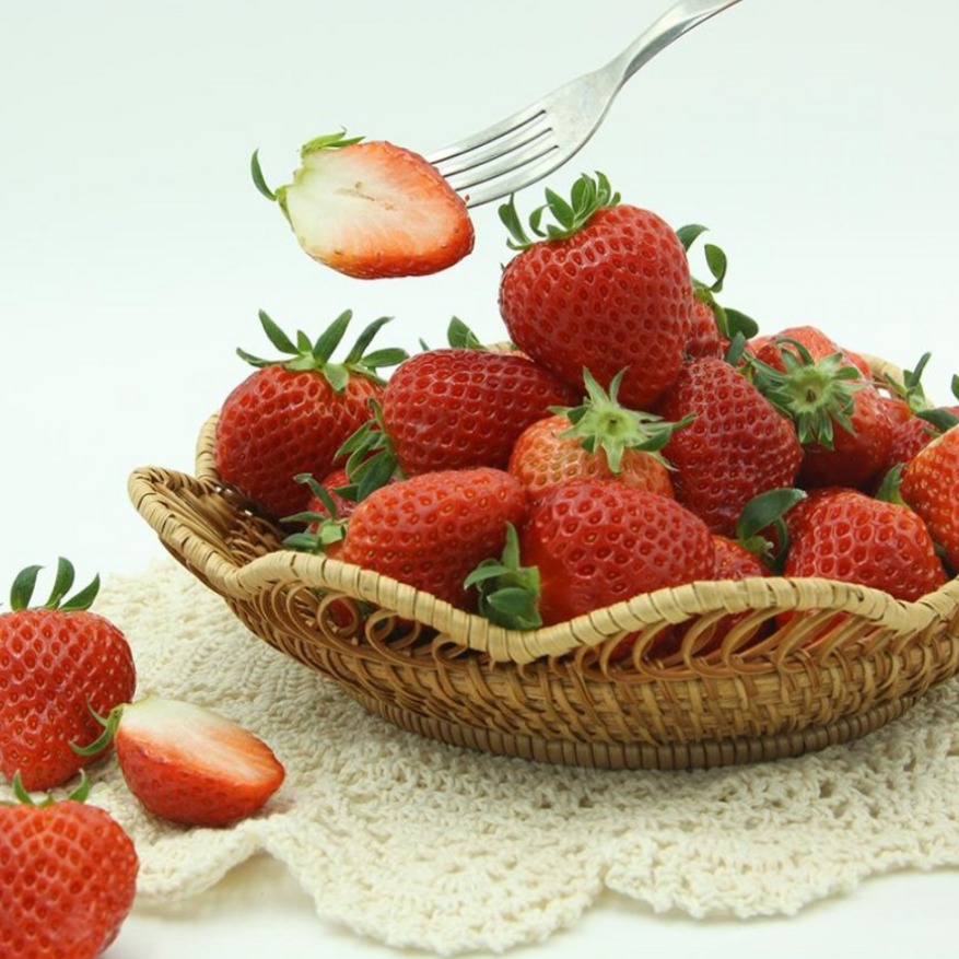 달콤하고 신선한 프리미엄 설향딸기 논산당일수확 백점마켓, 1개, 700g 14,900원