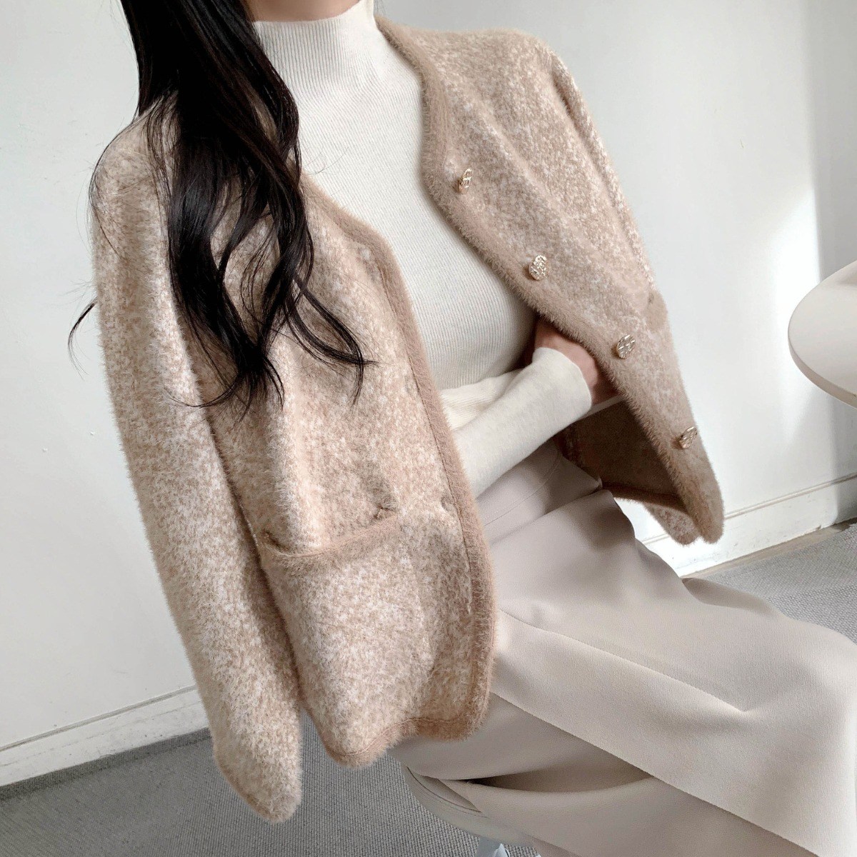 [마켓제이MARKETJ] 샤인 부클 트위드니트자켓(2col) 35,900원