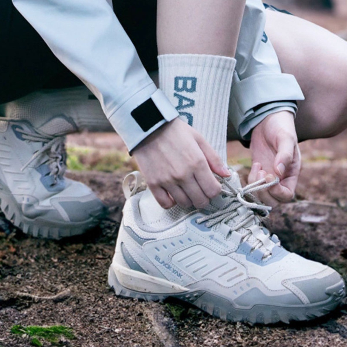 블랙야크 남녀공용 신발 고어텍스 트레킹화 요크셔 더퍼스트  사계절 방수 등산화 134,500원