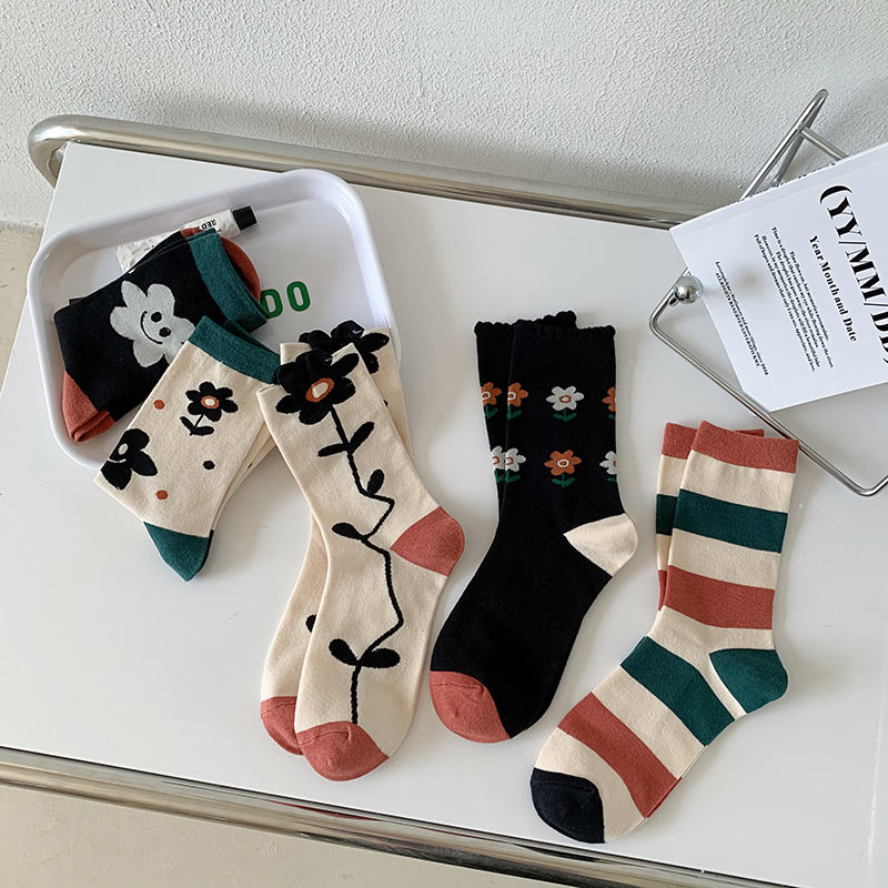 워더미 여성용 러블리 감성 플라워 코튼 중목 양말 5켤레 세트 CZW615 8,900원