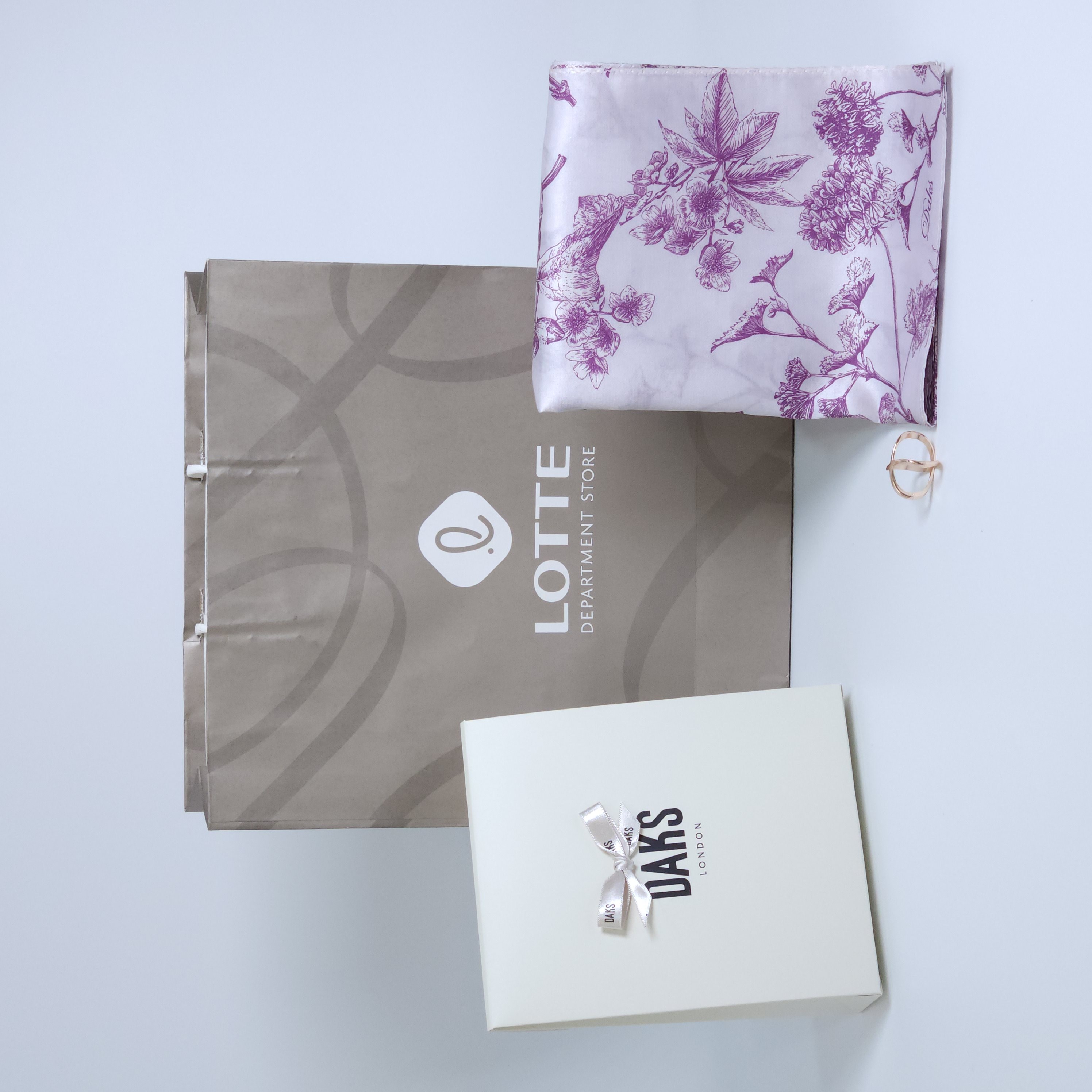 [백화점] 닥스 여성 면실크 쁘띠 스카프 손수건 (선물포장) IV0502 39,900원