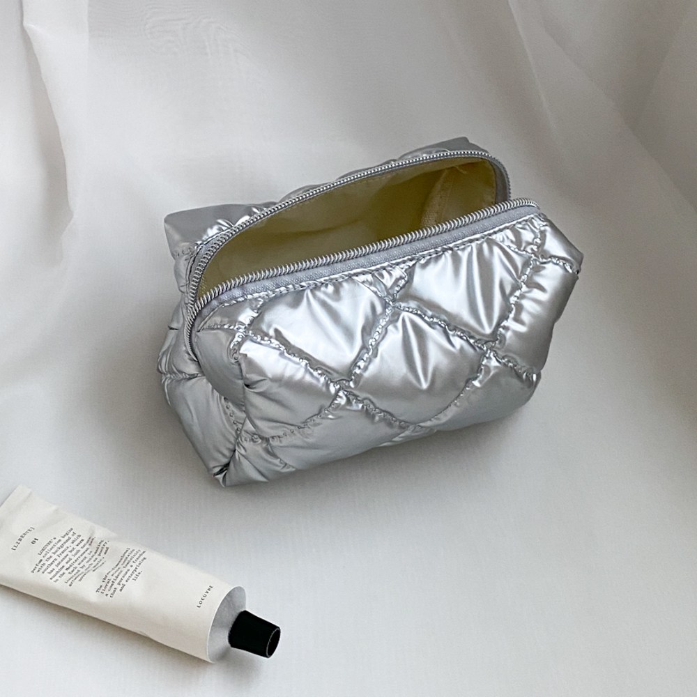 에브리테일 바게트 가벼운 누빔 파우치 8,700원