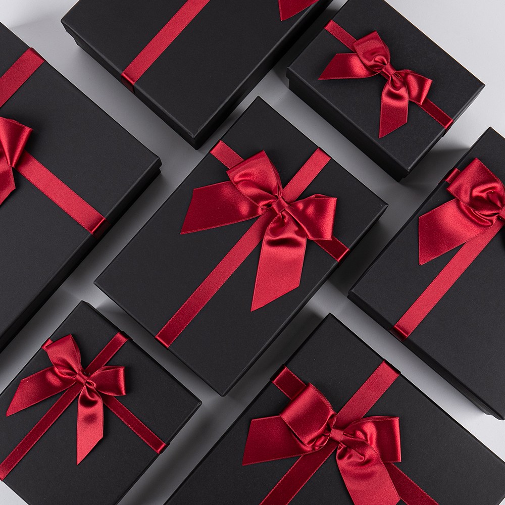 [와니유니] 고급 리본선물상자 핸드메이드 블랙 싸바리박스 기프트박스 답례품포장박스 레드리본 18 사이즈, 1개, 레드리본 4,070원