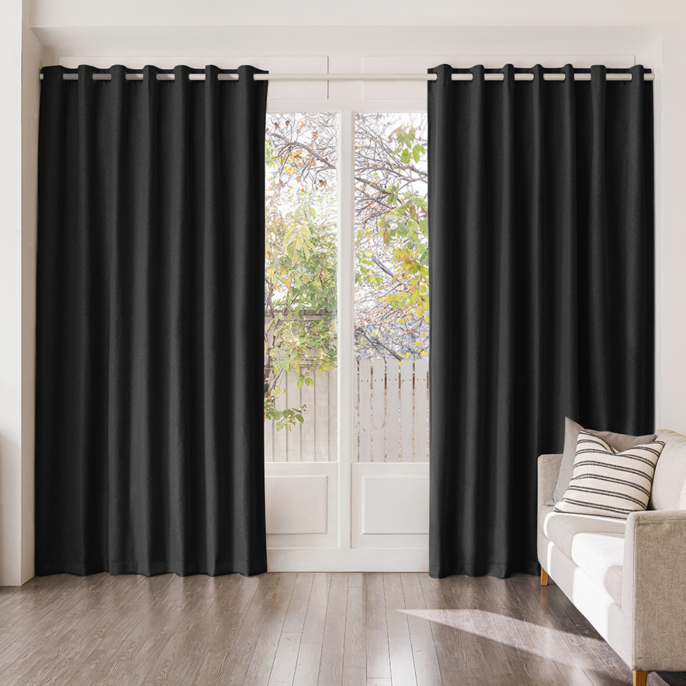 더자리 99.99% 빛차단 가벼운 아일렛형 암막커튼 + 커튼끈 15,900원