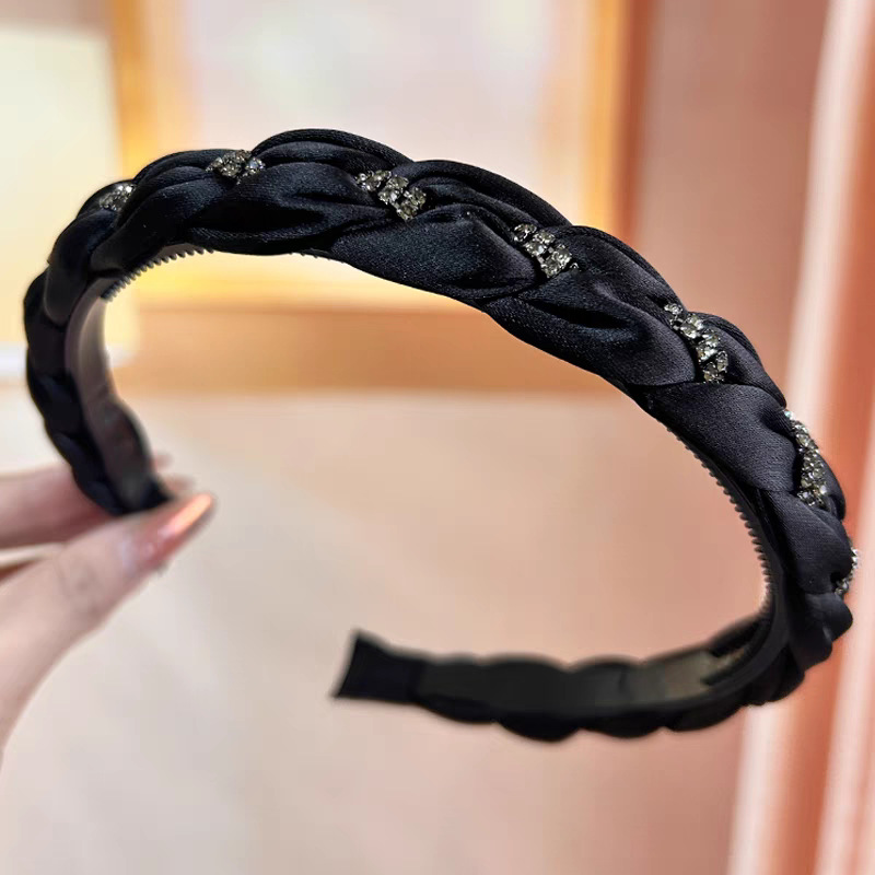 [꽃핀] -꽈배기 꼬임 반짝줄 포인트 블랙 베이지 브라운 빗살 여성헤어밴드 12,520원