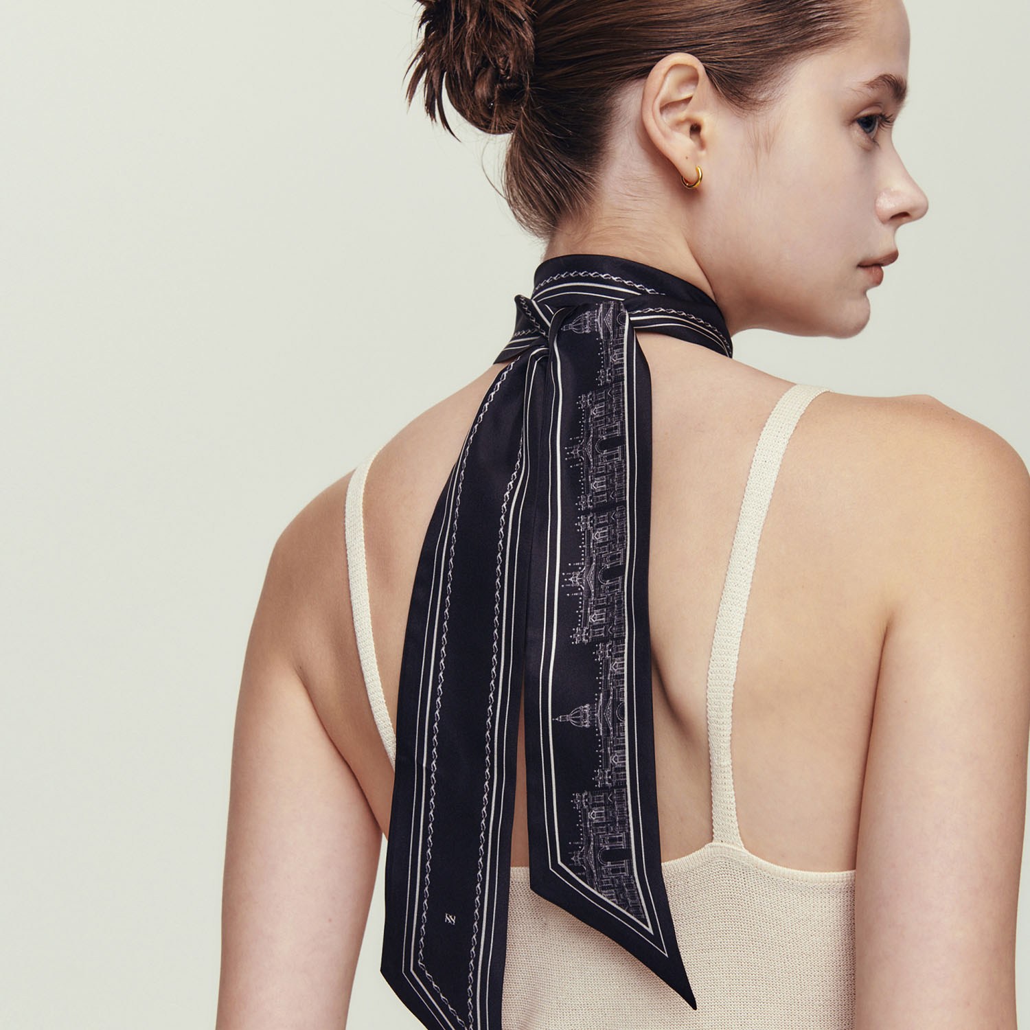 [생럭슈]롱 쁘띠 스카프 시엘 블랙 SL24SLTCLBK 79,000원