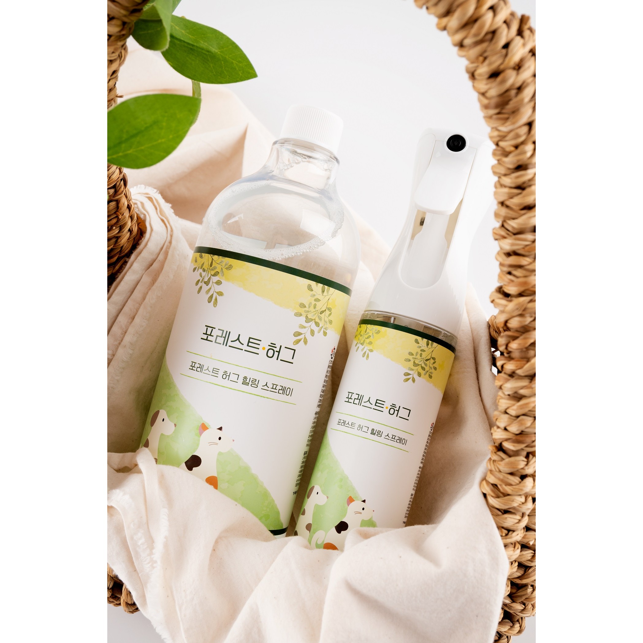 천연 피톤치드 반려동물 탈취제 300ml x 2개 강아지 고양이 용품 배변 실내 구석구석 세균 바이러스 완벽 살균, 2개, 300ml 59,200원