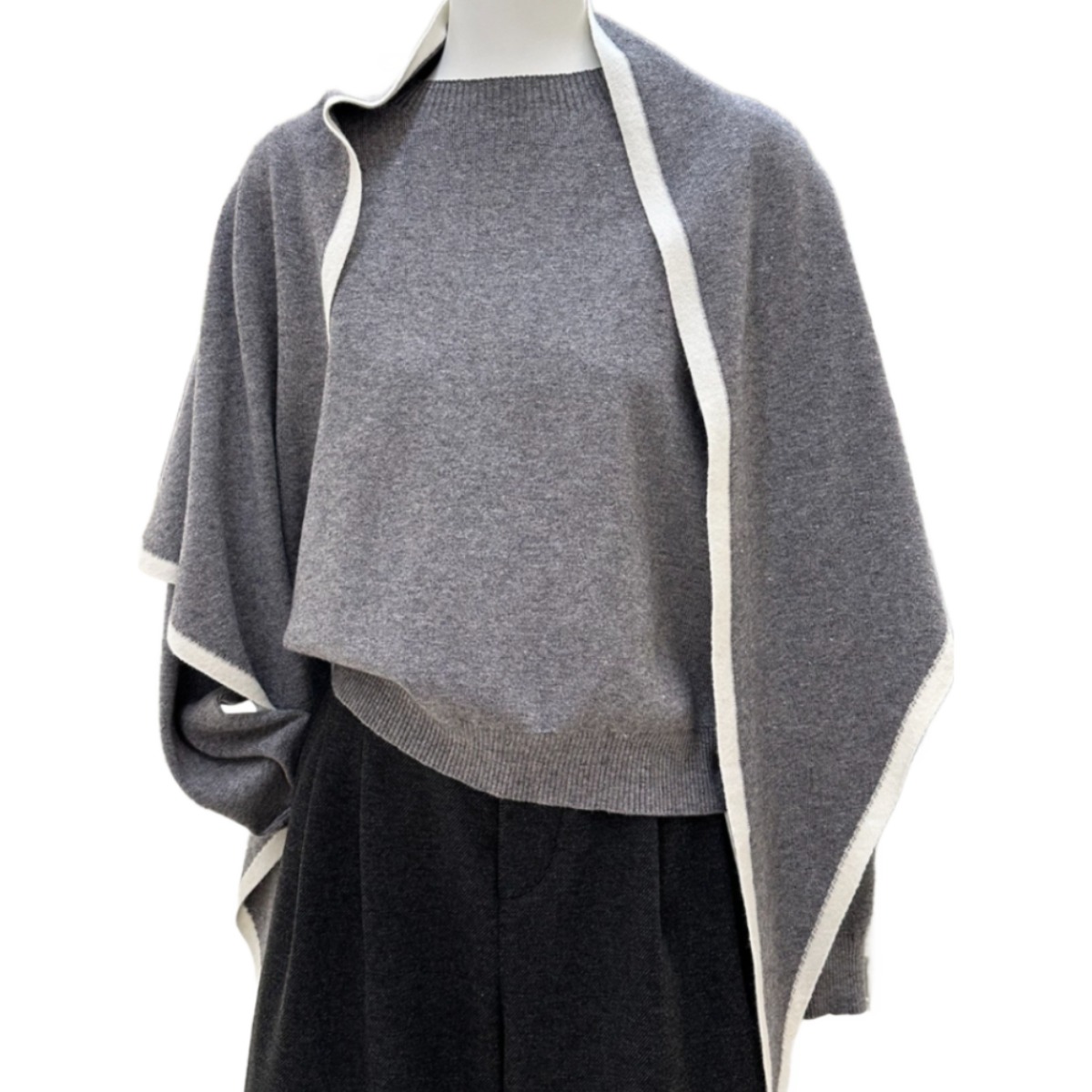 SONOVA 쏘노바 여성 케이프 숄 니트 세트 배색 레이어드 라운드넥 탑 43,900원