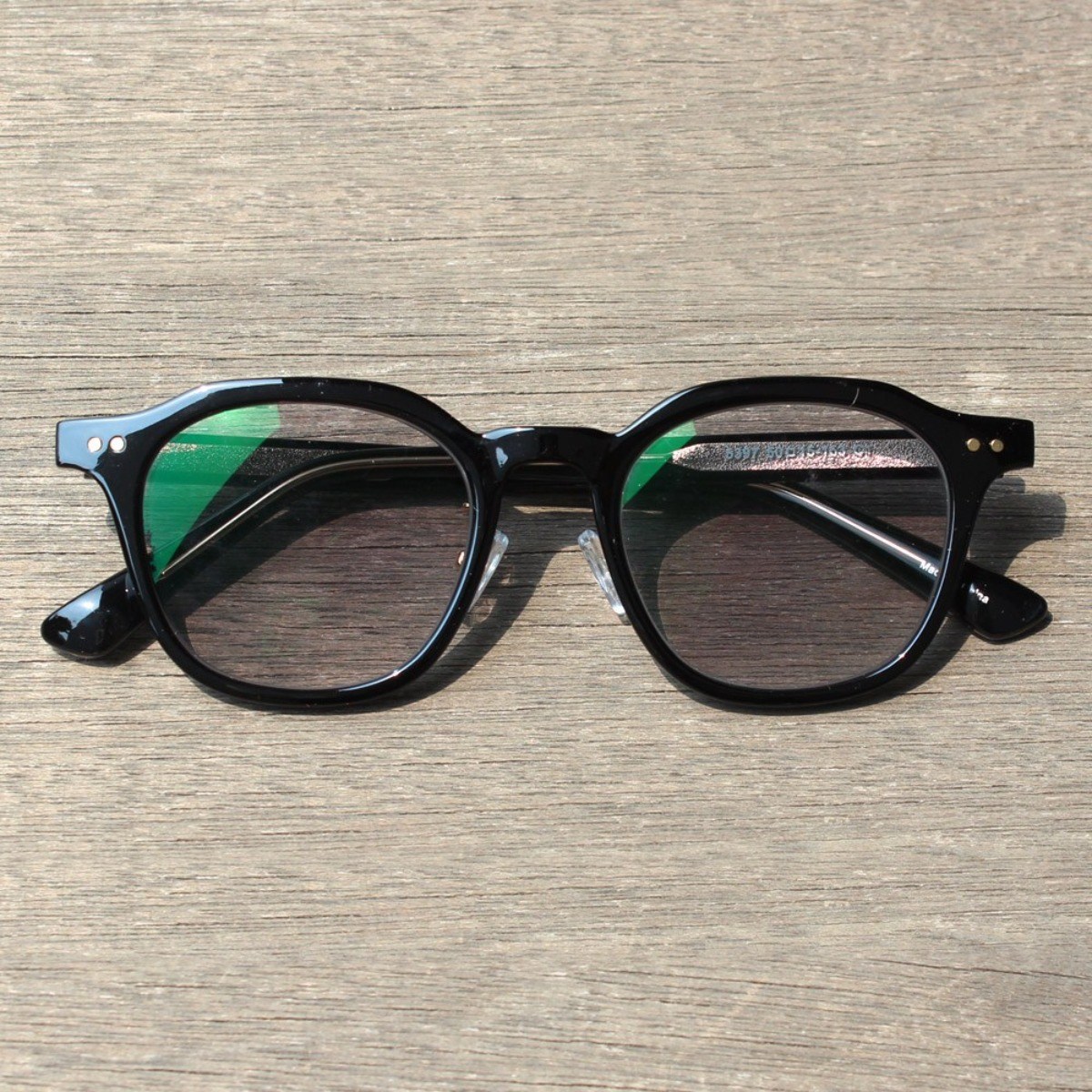 햇빛&자외선에 변하는 변색 선글라스 컬러 틴트 안경 (실내외 겸용), 현재가 43,900원