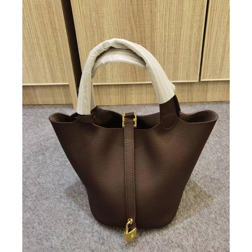 연예인 여성 비치 숄더백 베이지 바캉스 여자 비치백 라탄백 쇼퍼 토트백 가죽가방 외출용가방 97,600원