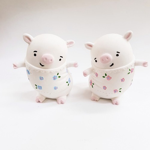 수제몰드 춤추는 아기 돼지 2종 (선택) #돼지몰드 #비누 #석고 #방향제 #동물 #실리콘, 좌 10,000원