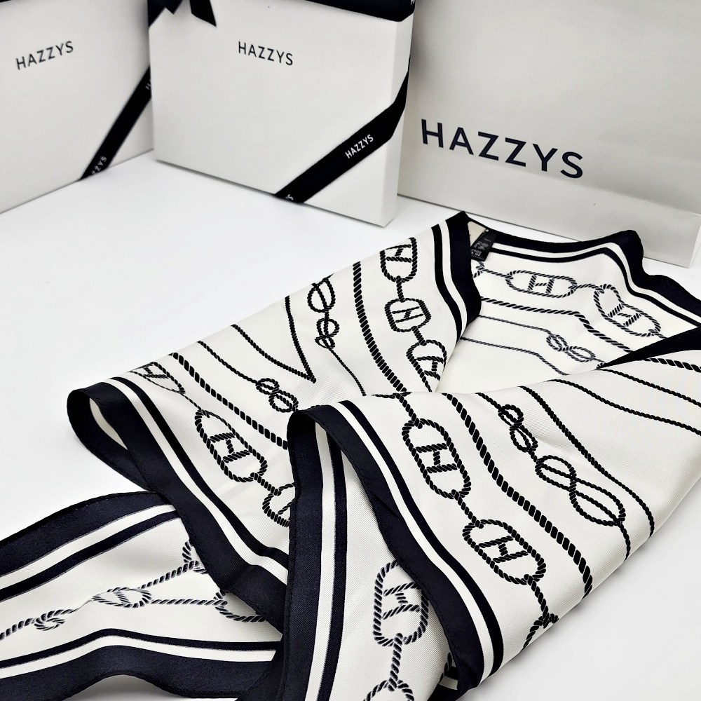 [헤지스] 블랙 & 화이트 H 클립 마름모 실크 100% 스카프 / 고급포장 76,500원