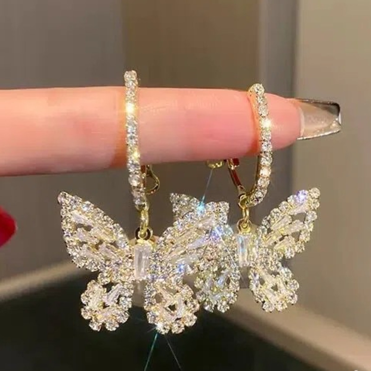 프리미엄 큐빅 나비 드롭 귀걸이 골드 하객룩 파티 웨딩 이어링 31,800원