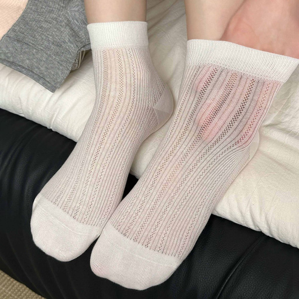 Amnesia cat 메쉬 통기성 여성용 흰색 양말 봄여름용 얇은 중목양말 무압박 면양말 학생용 양말 4족 세트 8,990원