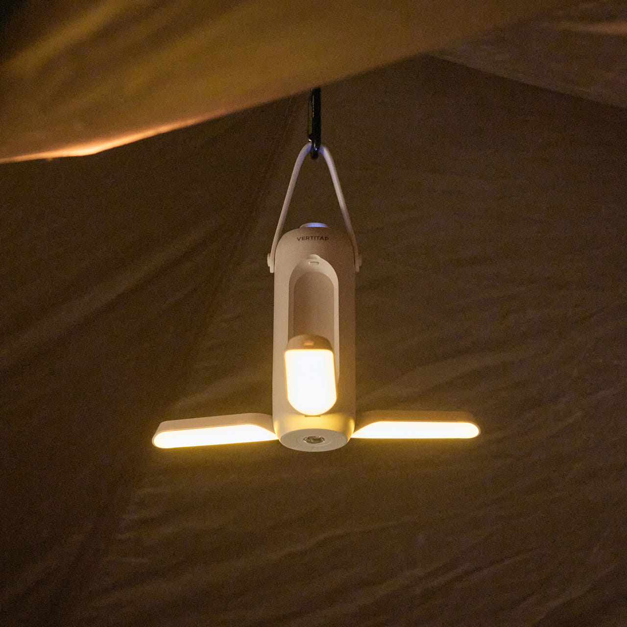 버티탭 캠핑랜턴 10000mAh LED작업등 충전식조명 텐트조명 캠핑전등 감성랜턴 렌턴충전식 렌턴 감성램프, 화이트, 1개 31,800원