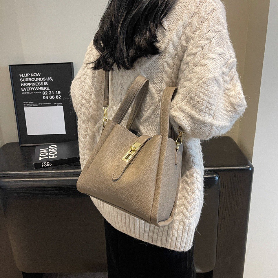 마이탬 H 명품 스타일 데일리 레더트랜디 2026 솔리드 크로스 숄더 크로스 토드백 파우치포함 39,900원