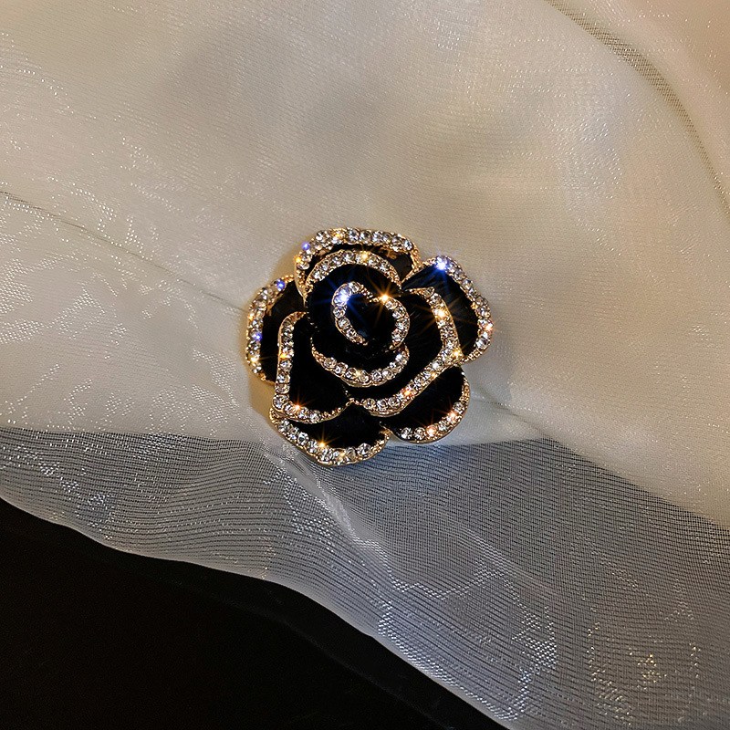 모델엄마 샤인 플로르 로즈 장미 브로치(2colors) 8,900원