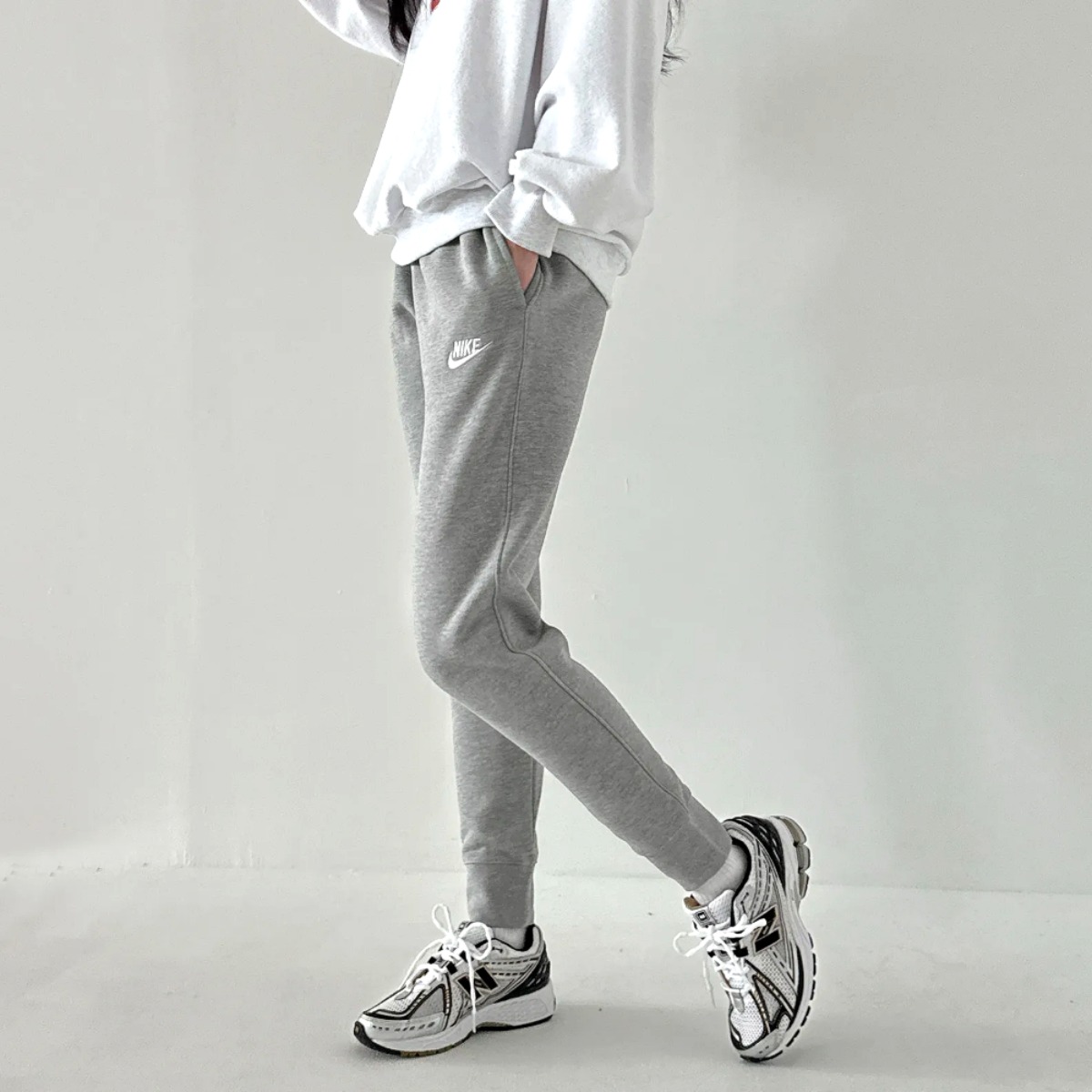 나이키 NIKE 조거 팬츠 트레이닝 바지 긴바지 남성 여성 남녀공용 NSW 클럽 바지 스포네틱 양말 49,900원