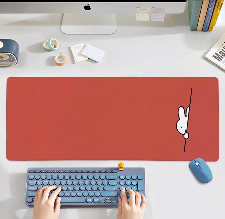 유록이네 미피 장패드 키보드 책상꾸미기 사무실용품 데스크매트 게이밍마우스패드 21,800원