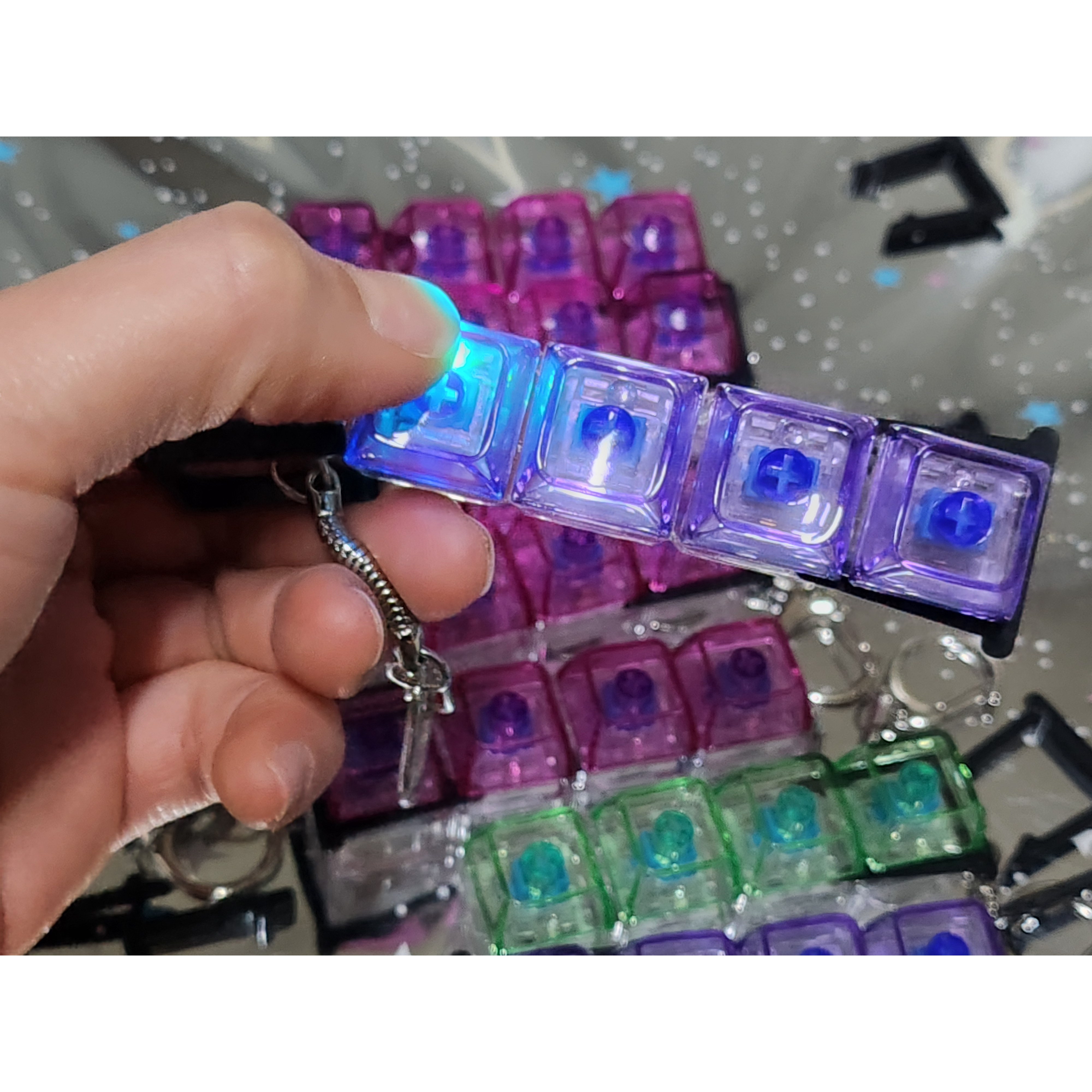 LED 키캡 키링 2개 세트 레인보우 투명 키보드 스위치 가방고리 10대 감성 우정템 15,900원